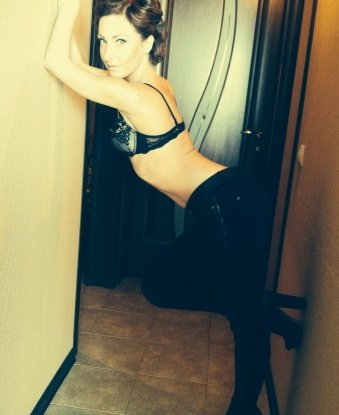 У меня есть все, чтобы удовлетворить твои сокровенные желания и фантазии. Я готова предложить тебе незабываемую встречу, полную страсти и наслаждения. Забудь обо всех проблемах и окунись в мир наслаждения со мной. Я местная девушка и живу в Москве. Мое фото подтверждено, а отзывы моих довольных клиентов говорят сами за себя. Испытай самые приятные ощущения и расслабься в моих ласках. Обещаю, что ты не пожалеешь о встрече со мной. 😏🌹 2912, 27 лет